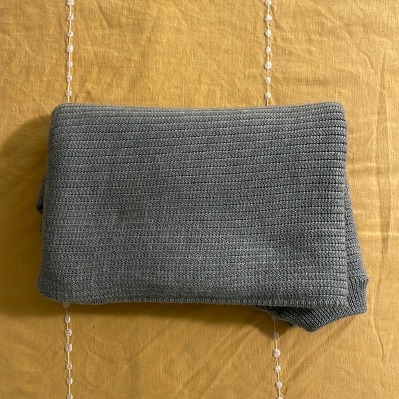 Cropped merino wool sweater - Picture 3 of 3